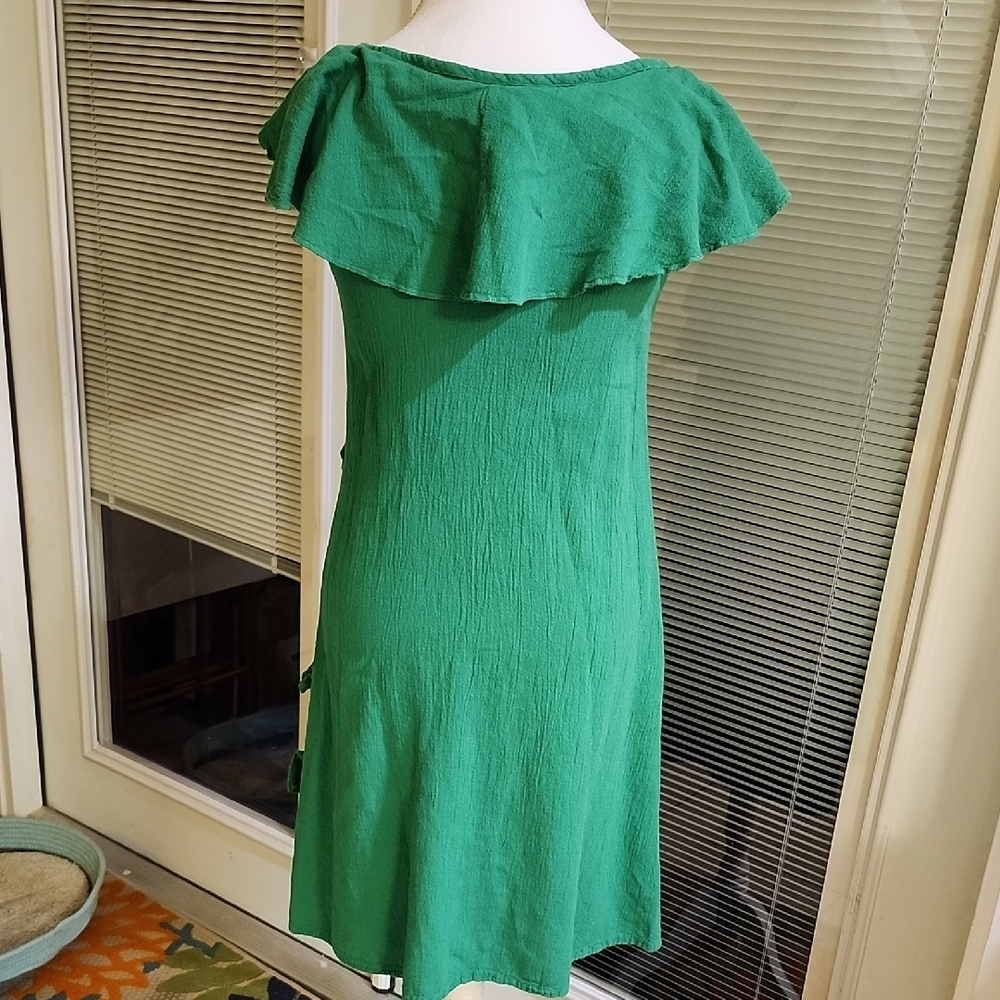 Green Ruffle V-Neck Dress - Picture 4 of 7